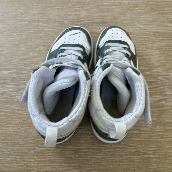 Nike boys Court Borough Mid 2 High Top Velcro strap Sneaker shoes size 1 big kid - Picture 6 of 8